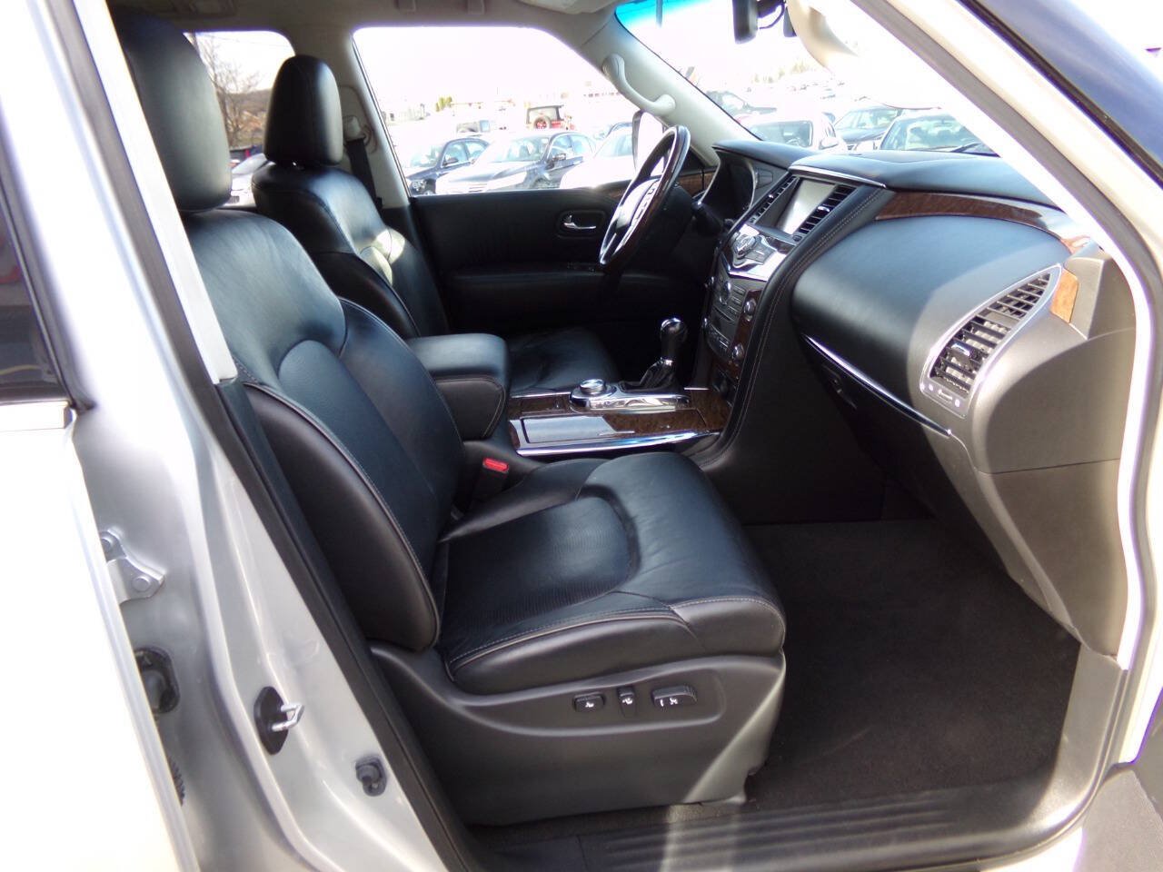 Used 2015 INFINITI QX80 4WD w/ Driver's Assistance Package image 24