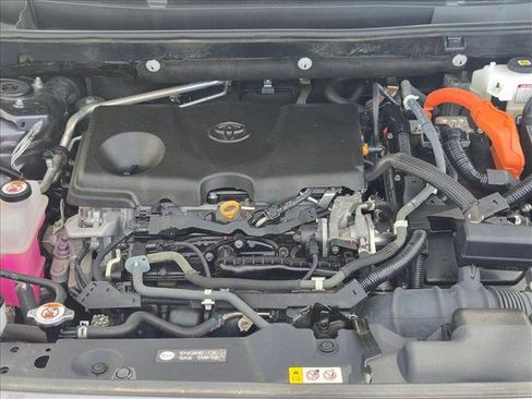 Used 2021 Toyota RAV4 LE AWD/4WD image 22
