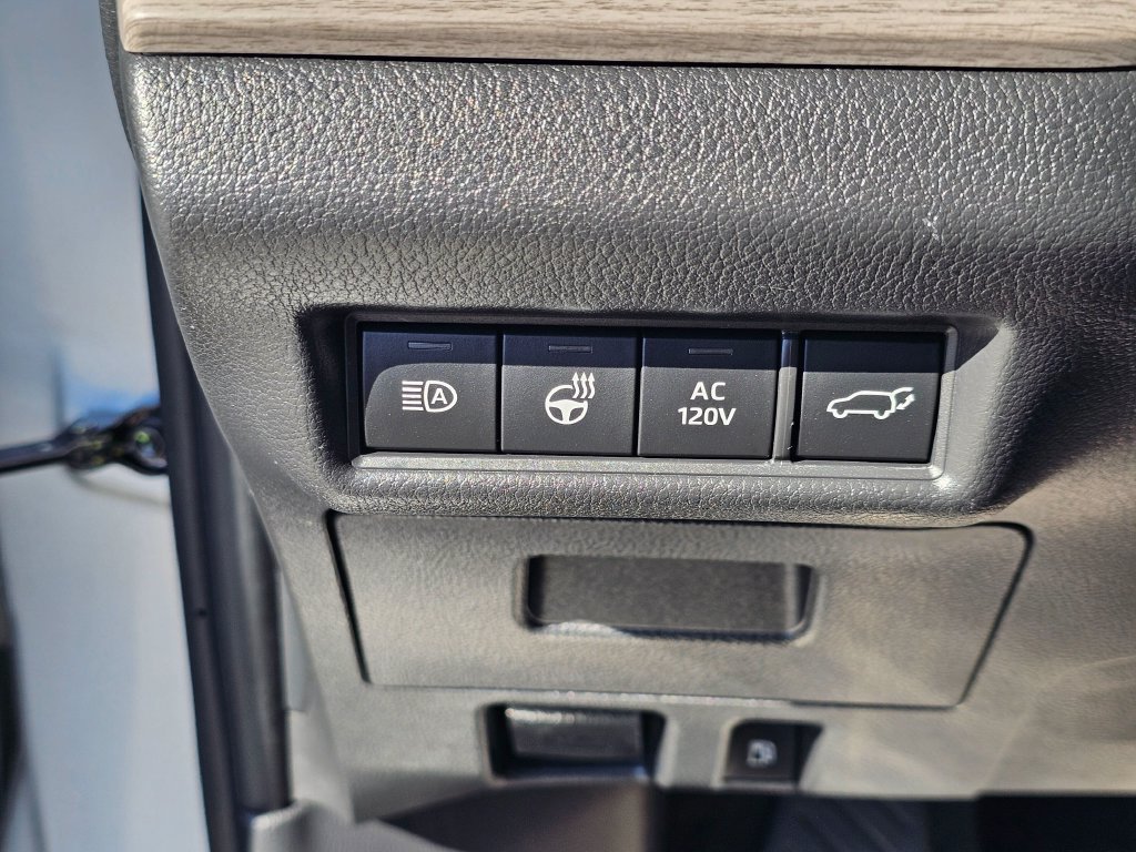 Used 2024 Toyota Grand Highlander AWD Hybrid image 32