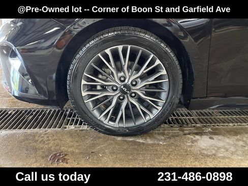 Used 2022 Kia Forte GT-Line w/ GT-Line Technology Package FWD image 11