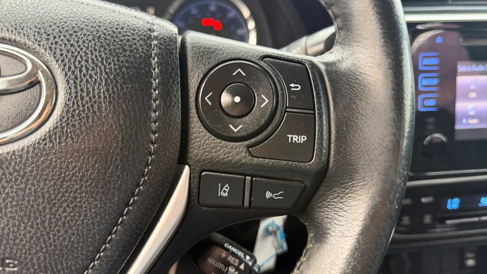 Used 2019 Toyota Corolla SE FWD image 19