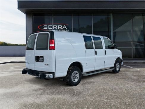 Used 2024 GMC Savana 2500 w/ Driver Convenience Package image 5