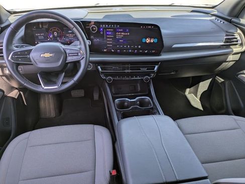 Used 2025 Chevrolet Traverse LT image 16