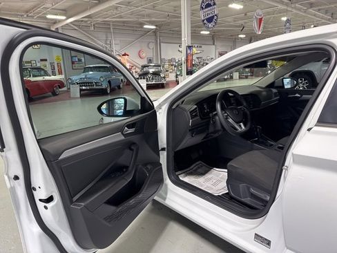 Used 2021 Volkswagen Jetta S w/ Driver Assistance Package image 11