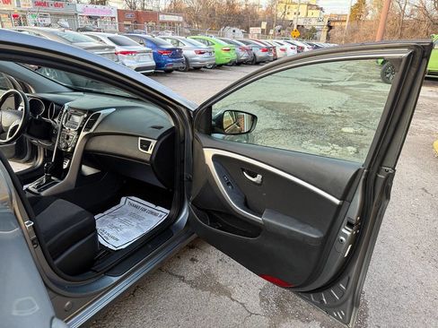 Used 2016 Hyundai Elantra GT w/ Option Group 02 image 15