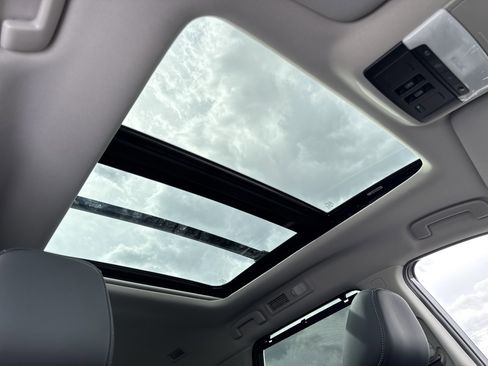 New 2026 Nissan Pathfinder Platinum image 27