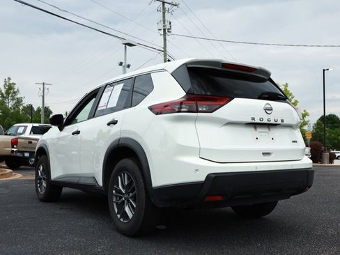 Used 2024 Nissan Rogue S AWD/4WD image 8