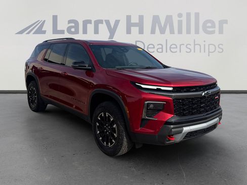 Used 2024 Chevrolet Traverse Z71 w/ Enhanced Driving Package image 7