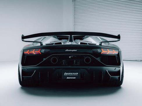Used 2020 Lamborghini Aventador SVJ image 5