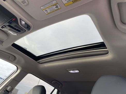 Used 2024 Subaru Outback Limited XT image 9