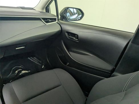 Certified 2025 Toyota Corolla LE image 33