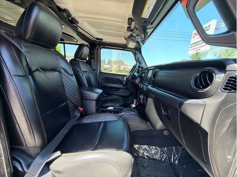 Used 2021 Jeep Wrangler Unlimited Sahara AWD/4WD image 13