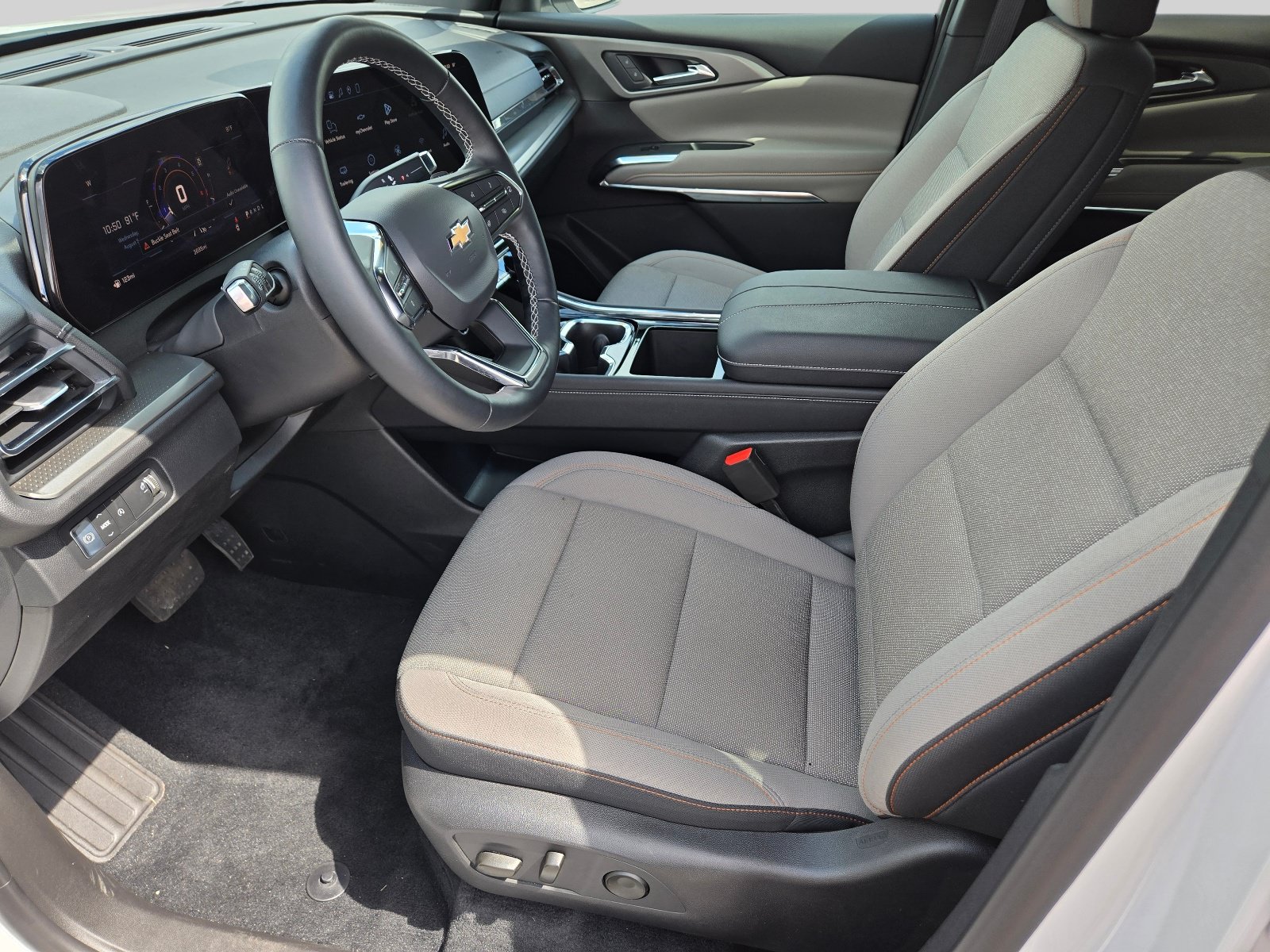 Used 2026 Chevrolet Traverse LT FWD image 15