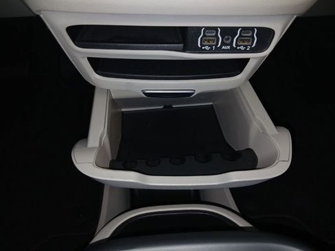 Used 2024 Chrysler Pacifica Touring-L FWD image 22