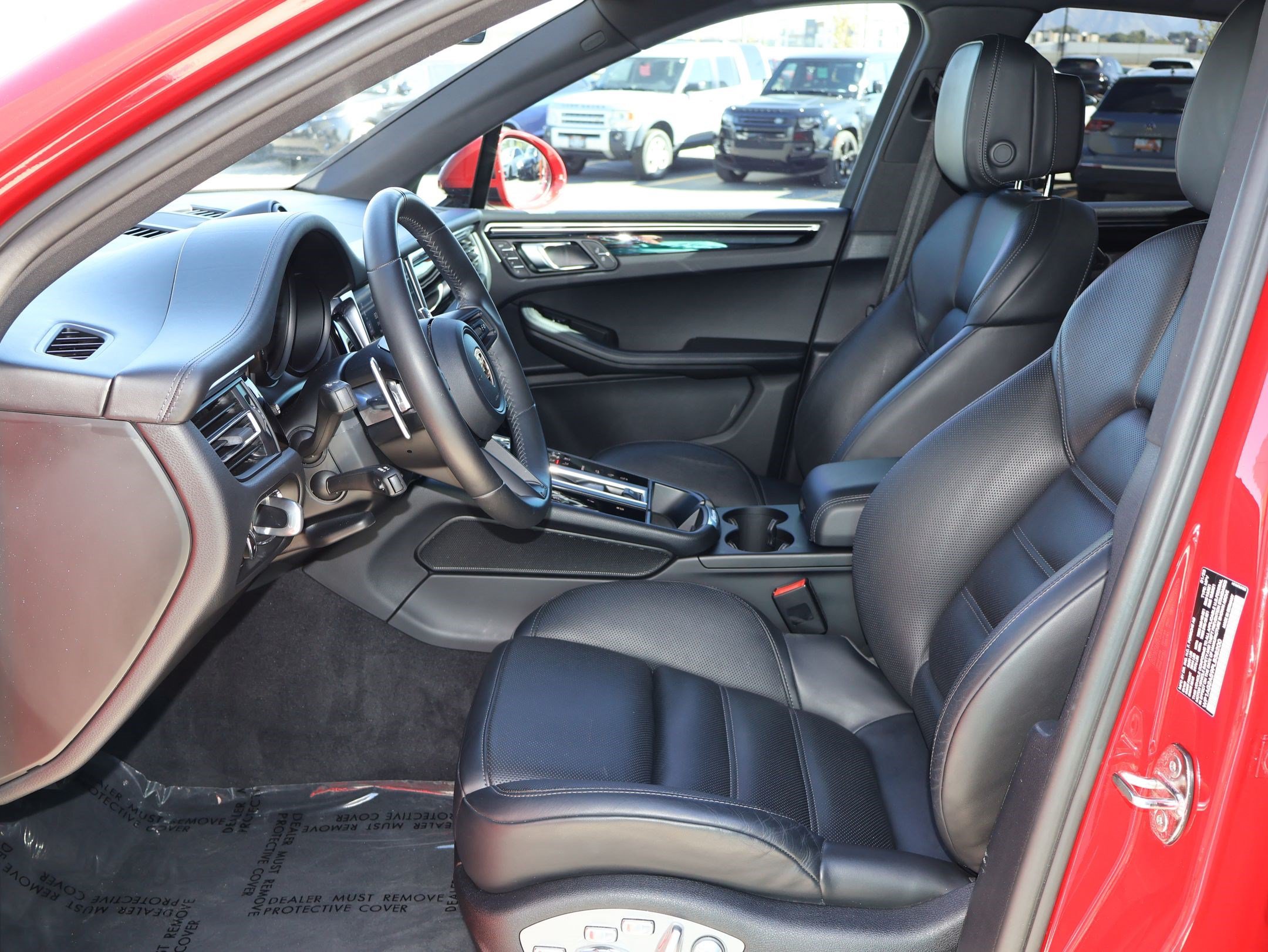 Used 2023 Porsche Macan S AWD/4WD image 16