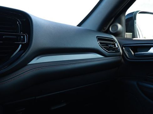 Used 2024 Dodge Durango GT RWD image 25