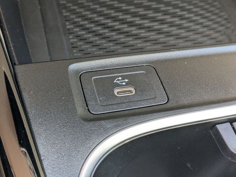 Used 2025 Mercedes-Benz CLA 250 4MATIC image 9