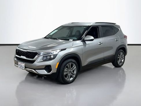 Certified 2023 Kia Seltos S FWD image 3