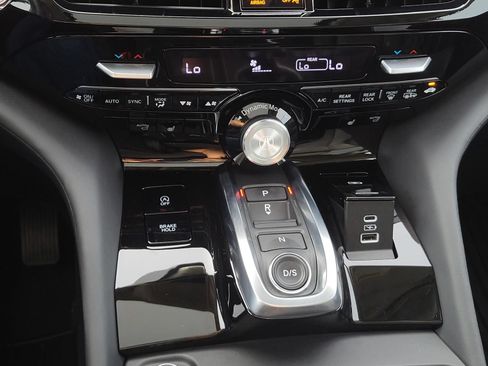 Used 2025 Acura MDX FWD w/ Technology Package image 24