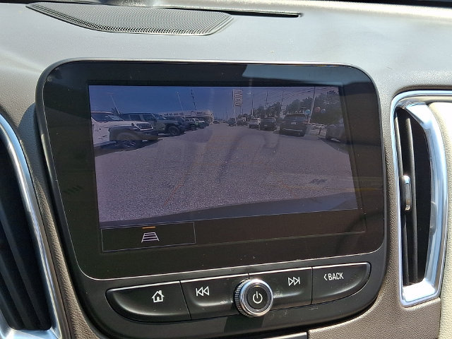 Used 2023 Chevrolet Malibu LT FWD image 17