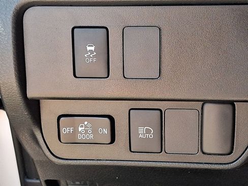 Used 2020 Toyota Tacoma SR5 AWD/4WD image 26
