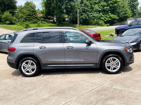 Used 2021 Mercedes-Benz GLB 250 w/ Premium Package image 4