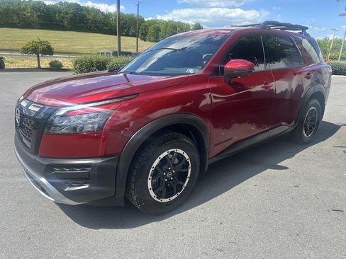 Used 2024 Nissan Pathfinder Rock Creek AWD/4WD image 10