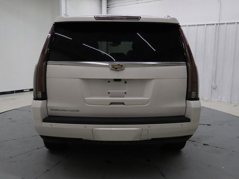 Used 2020 Cadillac Escalade Platinum image 6