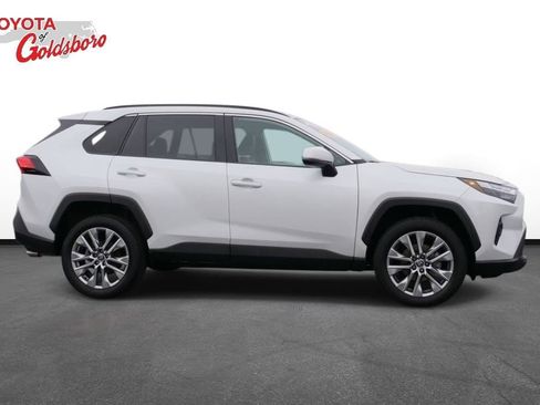 Used 2025 Toyota RAV4 XLE Premium image 5