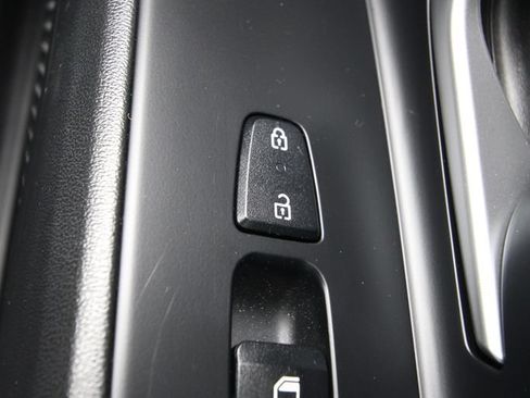 Used 2023 Hyundai Elantra Limited w/ Preferred Accessory Package FWD image 25