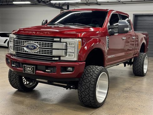 Used 2017 Ford F250 Platinum w/ Platinum Ultimate Package AWD/4WD image 3