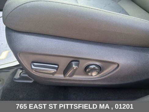 Used 2025 Toyota RAV4 XLE w/ Convenience Package AWD/4WD image 16
