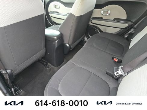 Used 2015 Kia Soul FWD image 19