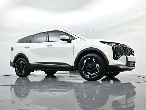 New 2026 Kia Sportage S image 32