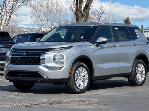 New 2026 Mitsubishi Outlander ES AWD/4WD image 8