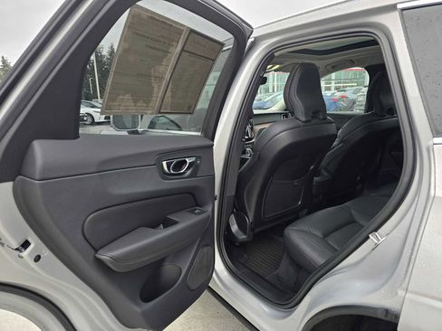 Used 2023 Volvo XC60 B5 Plus w/ Climate Package image 15