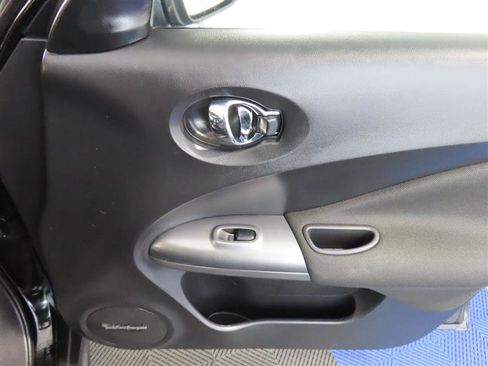 Used 2016 Nissan Juke SL image 35