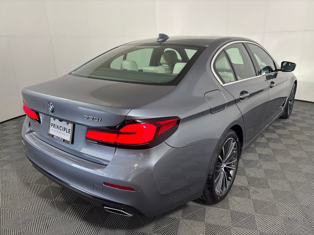 Certified 2022 BMW 530i w/ Premium Package RWD image 5