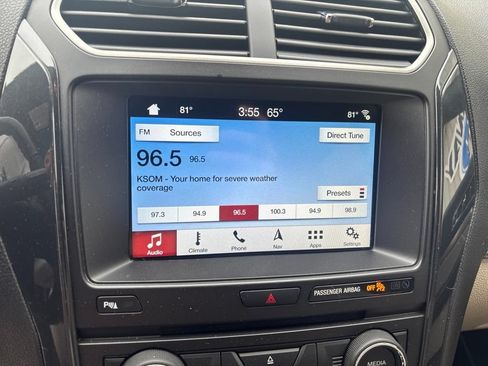 Used 2018 Ford Explorer XLT w/ Equipment Group 202A FWD image 17