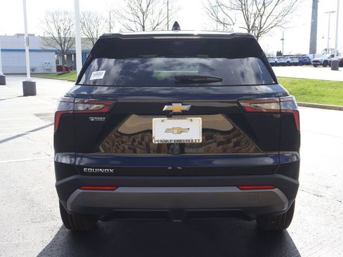 New 2026 Chevrolet Equinox LT w/ Convenience Package II FWD image 6
