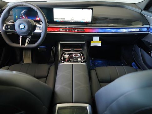 New 2026 BMW 750e xDrive w/ Premium Package image 15
