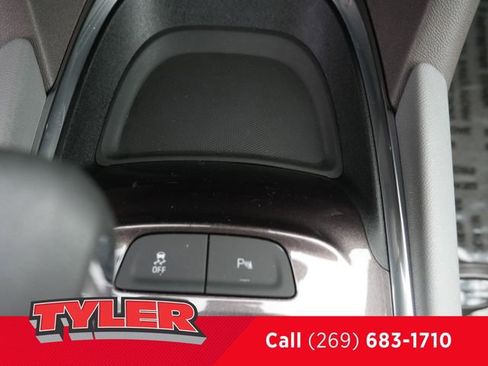 Used 2025 Chevrolet Malibu LT image 36