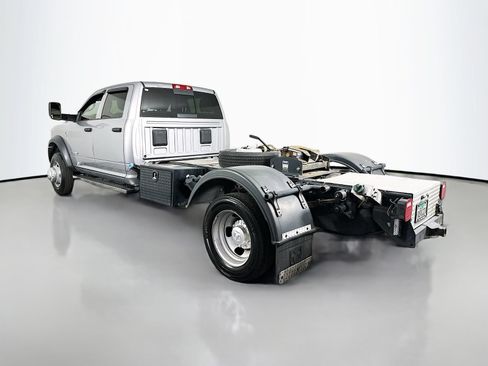 Used 2022 RAM 5500 Tradesman w/ Chrome Appearance Group AWD/4WD image 5