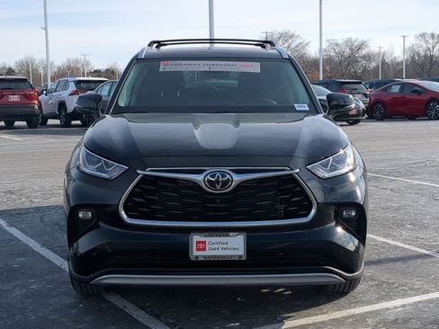 Certified 2025 Toyota Highlander Platinum image 4