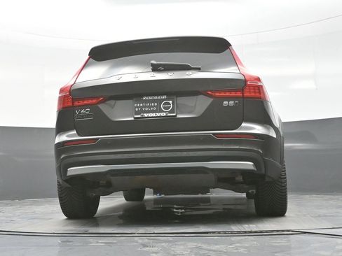 Used 2025 Volvo V60 B5 Cross Country Plus AWD/4WD image 28