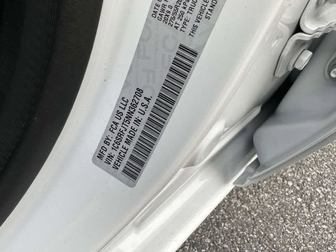 Used 2022 RAM 1500 Laramie image 32