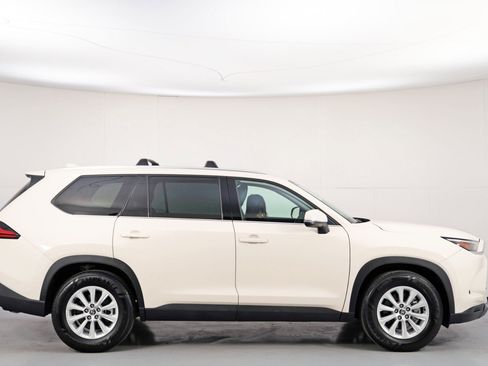Used 2024 Toyota Grand Highlander XLE image 52
