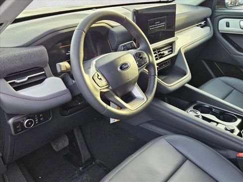 New 2026 Ford Explorer Active w/ Active Comfort Package image 3