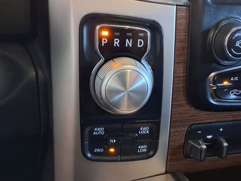 Used 2017 RAM 1500 Laramie w/ Convenience Group AWD/4WD image 21