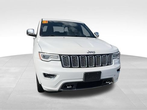 Used 2019 Jeep Grand Cherokee Overland AWD/4WD image 3